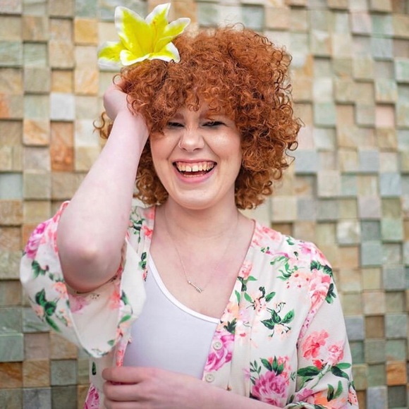 Meet your Posher, Allison Claire - Picture 3 of 8